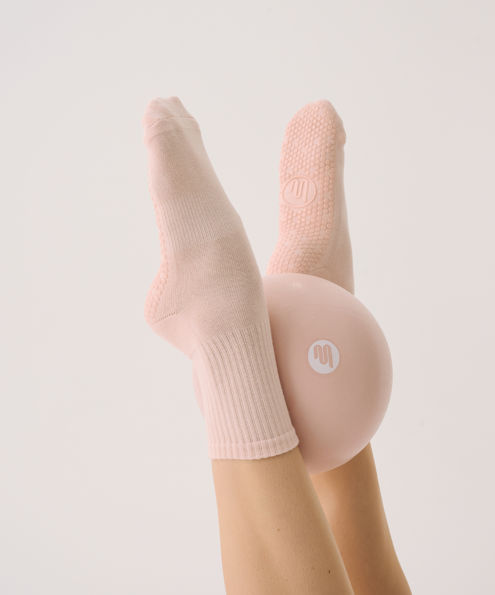 Move Active Crew Grip Socks - Soft Pink