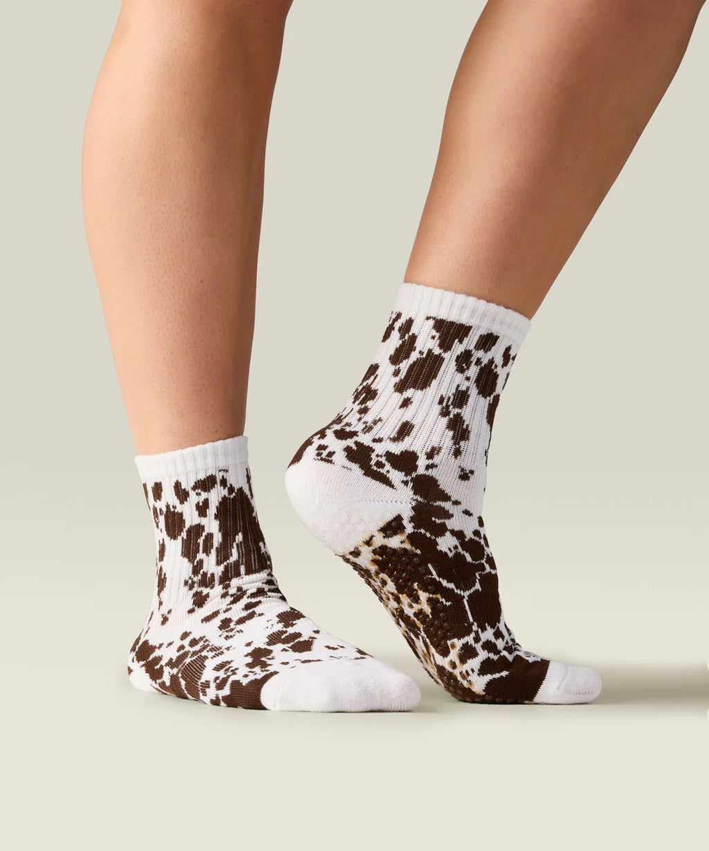 Move Active Crew Grip Socks - Dolly Spots