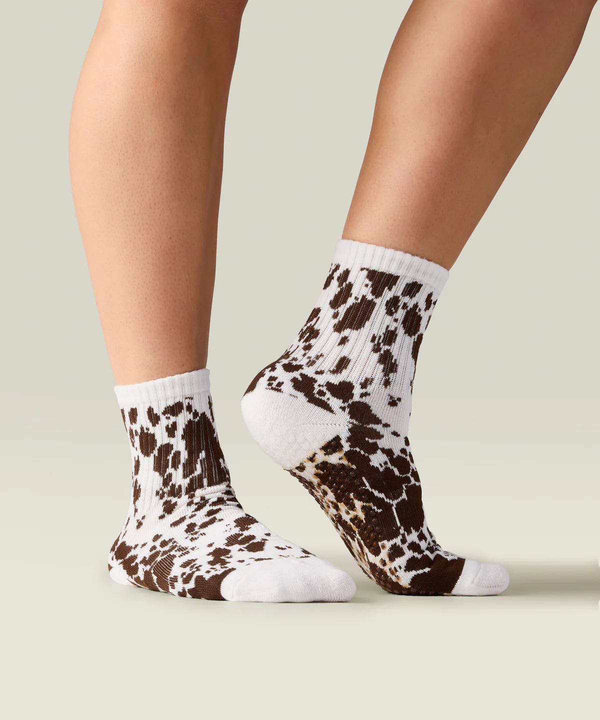 Move Active Crew Grip Socks - Dolly Spots