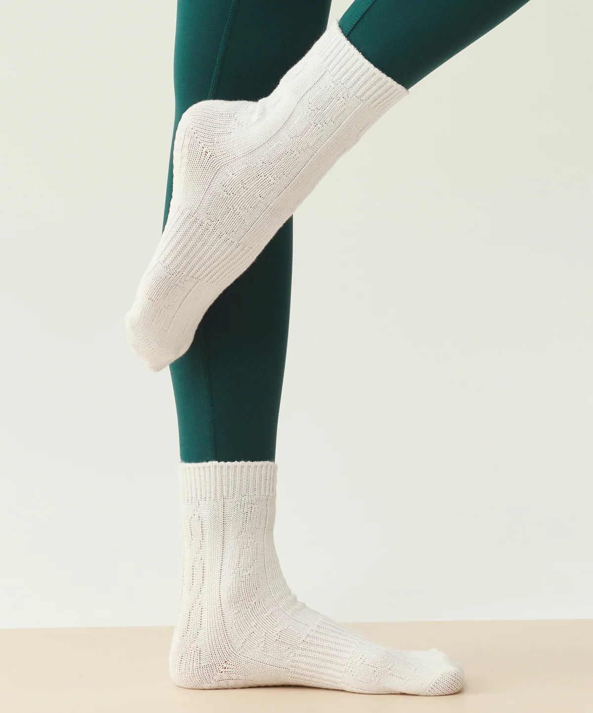 Move Active Crew Grip Socks - Cable Knit Ivory