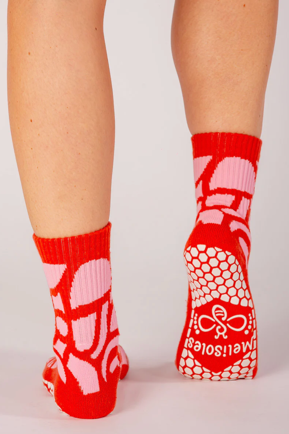 Melisoles Crew Grip Socks - Pink Giraffe