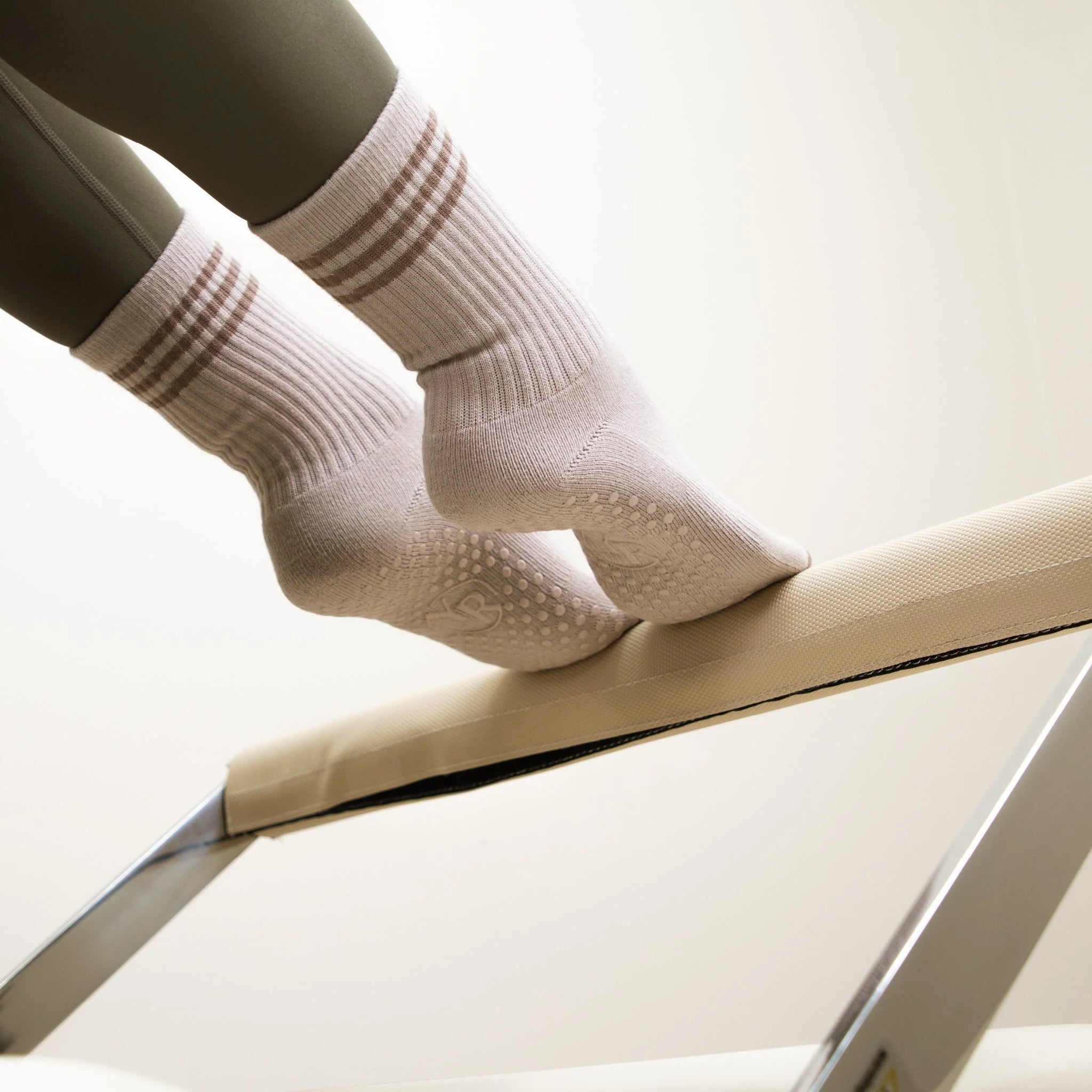 Your Reformer Crew Grip Sock - Fawn/Taupe